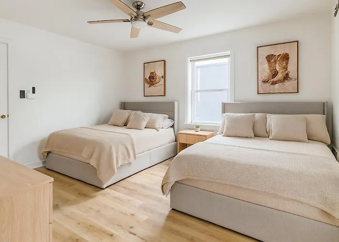 4 Bedroom House Sleeps 12 Rooftop Patio Garage Near Stadium Pittsburgh